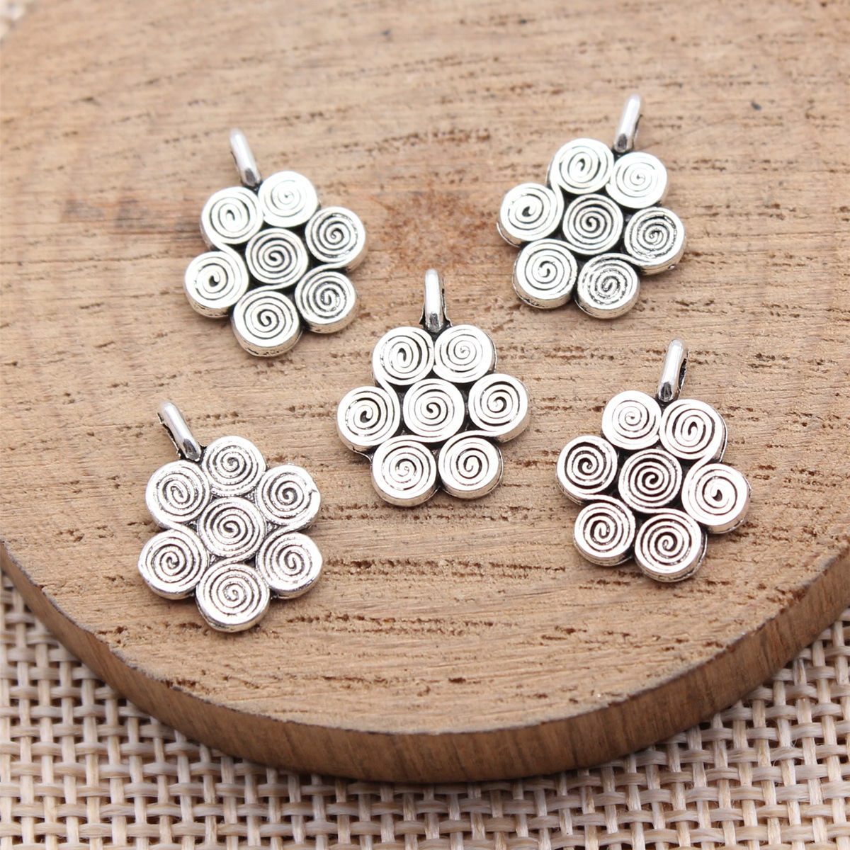 Vintage Fashion Online - 40 Stück 15 x 12 mm
