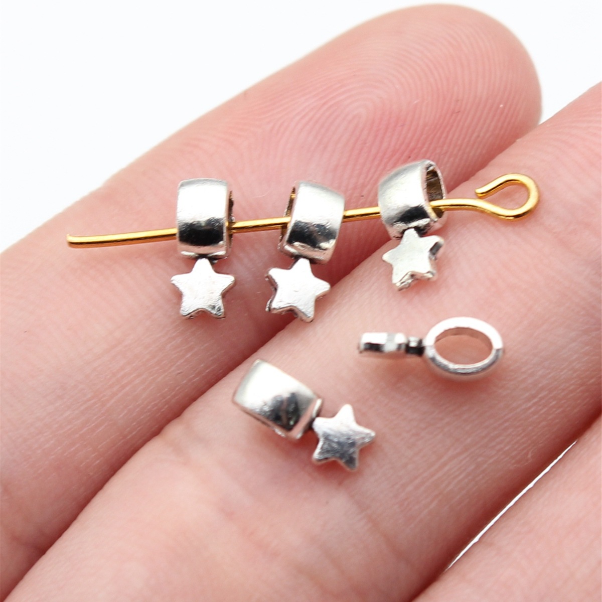 Vintage Fashion Online - 40 Stück 8,5x4x3,8mm Antik-Silberfarbene kleine Stern-Anhänger