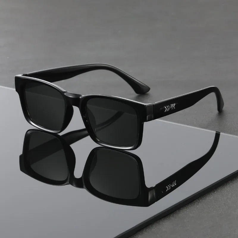 Vintage-Sonnenbrille mit recht – Vintage Fashion Enthusiasts Bewertung und Preis